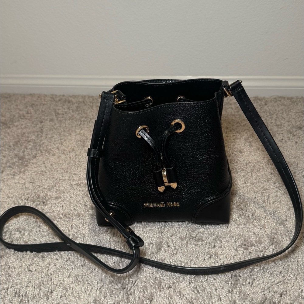 Michael Kors Black Crossbody Bucket Bag